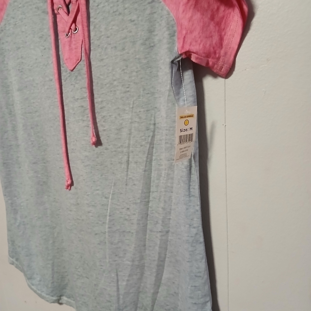 Bobbie Brooks NWT ladies short sleeve Pullover top. Size Medium. - Picture 5 of 7